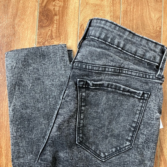 NWT Button Fly Ankle Length Raw Hem 2 - Picture 4 of 5